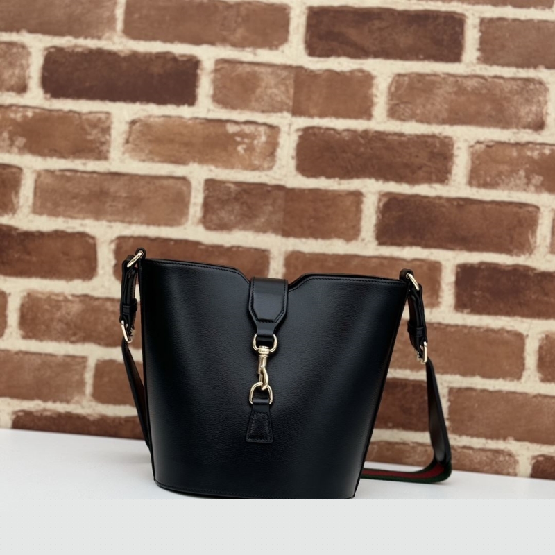 G*u*i bucket bags